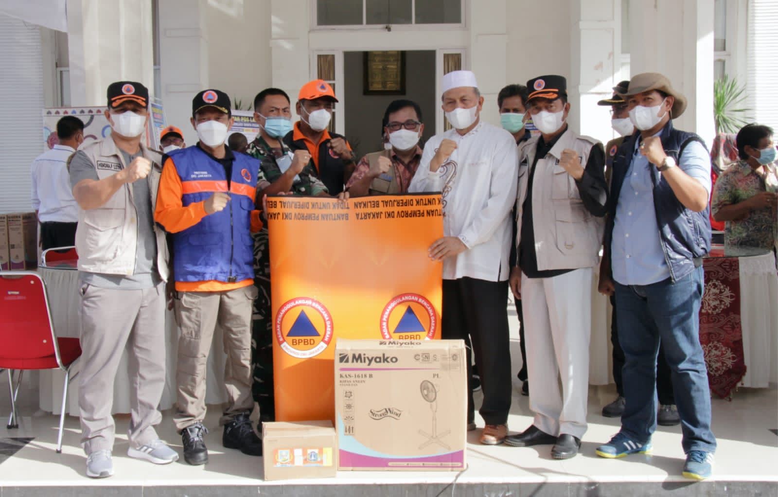 Apel Penyambutan dan Serah Terima Bantuan Logistik oleh Satgas Kolaborasi DKI Jakarta kepada Bupati Pasaman Barat