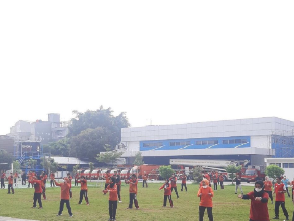 Para Pegawai di Lingkungan BPBD DKI Jakarta Mengikuti Senam Pagi Bersama Dalam Rangka Mendukung Program GERMAS