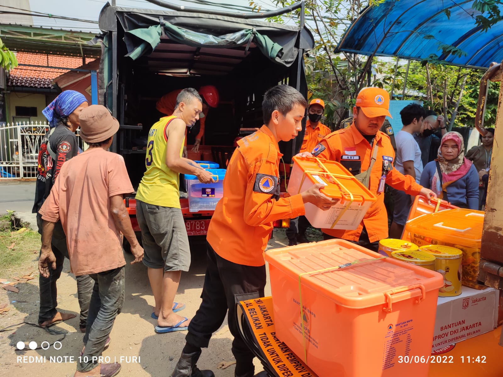 Pendistribusian Bantuan Logistik untuk Penyintas Kebakaran di Kec. Cengkareng, Jakarta Barat
