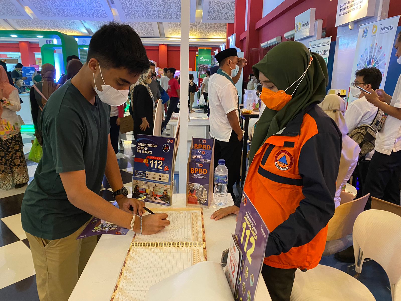 Antusiasme Masyarakat Selama Mengunjungi Booth BPBD pada Jakarta Fair Kemayoran Tahun 2022
