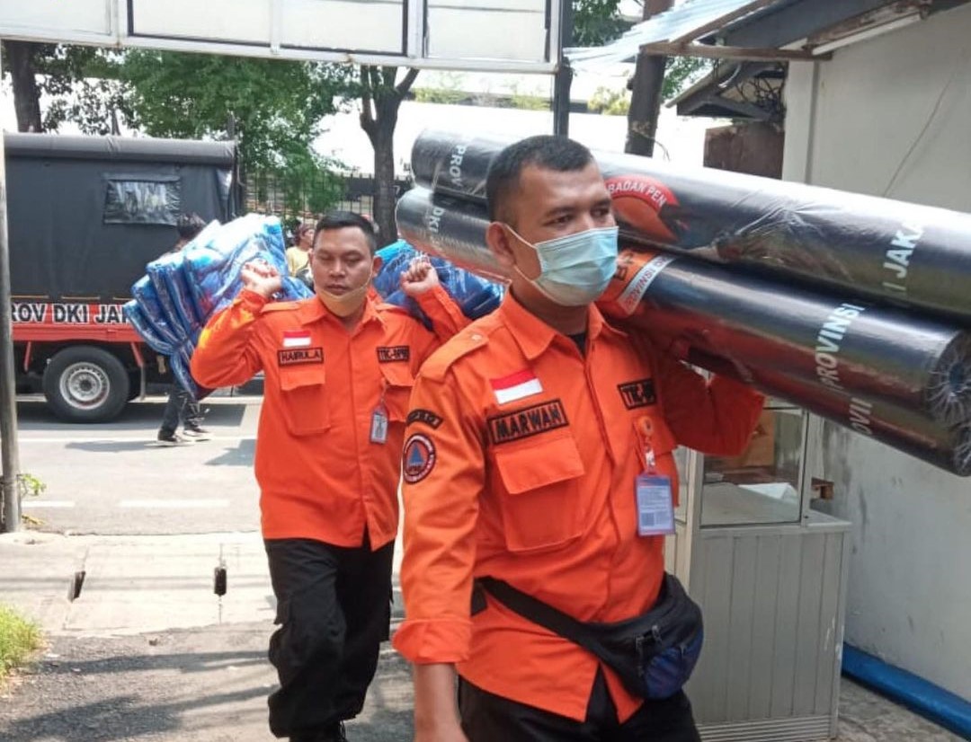 Serah Terima dan Pendistribusian Bantuan Logistik bagi Penyintas Kebakaran di Kec. Gambir