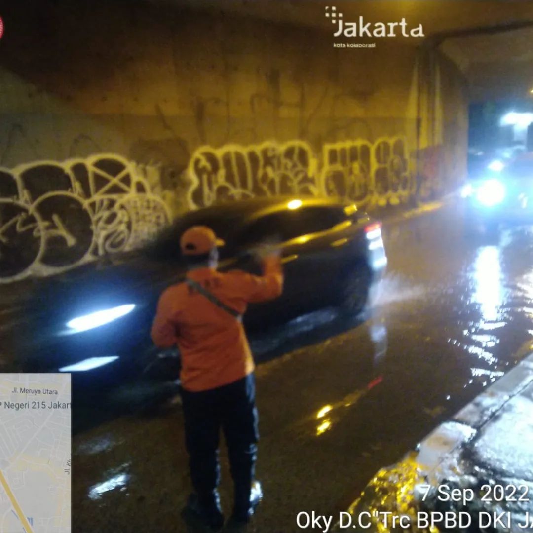 INFO SURUT Jalan Tergenang di Jl. Kartika RT.003/04. (kolong tol jor) Kel. Meruya Utara Kec. Kembangan, Jakarta Barat