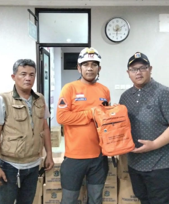 Pendistribusian Bantuan Logistik bagi Penyintas Kebakaran di Kel. Sukabumi Selatan