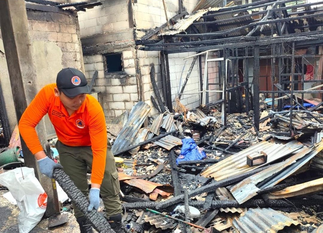 Kerja Bakti Kolaborasi Pascabencana Kebakaran di Kelurahan Palmerah