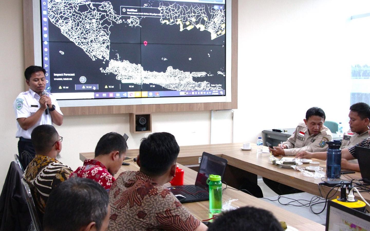 Peningkatan Kapasitas Pegawai BPBD Provinsi DKI Jakarta dalam Pengelolaan Data dan Informasi Meteorologi Publik oleh BMKG Hari Kedua