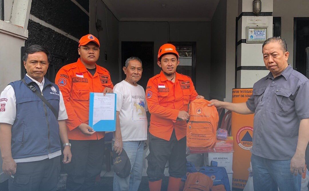 Pendistribusian Bantuan Logistik bagi Penyintas Kebakaran