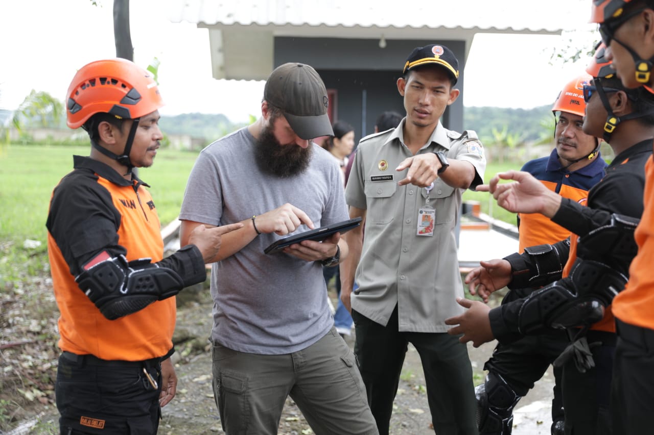 Pelatihan Penggunaan Alat Finder MK4 (Alat Deteksi Korban Reruntuhan)