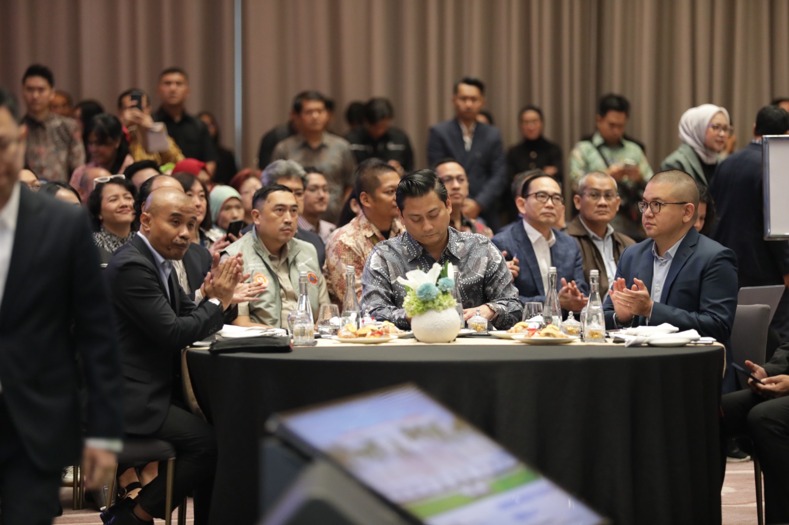 Menghadiri Kegiatan Katadata Indonesia yaitu Indonesia Data dan Ekonomi (IDE) Conference 2025