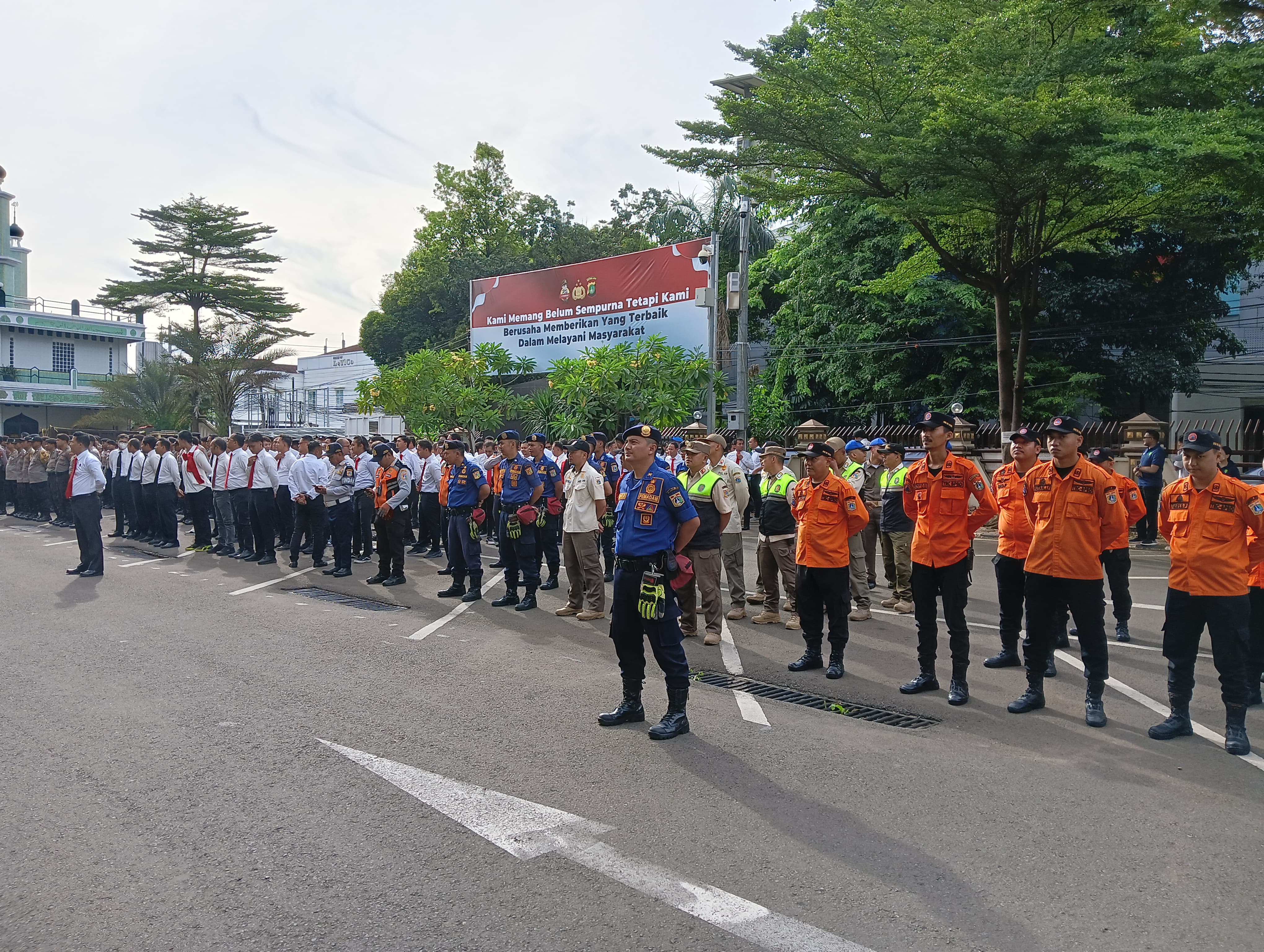 Apel Gabungan Operasi Ketupat Jaya dalam Rangka PAM Malam Takbiran dan Hari Raya Idulfitri 2025