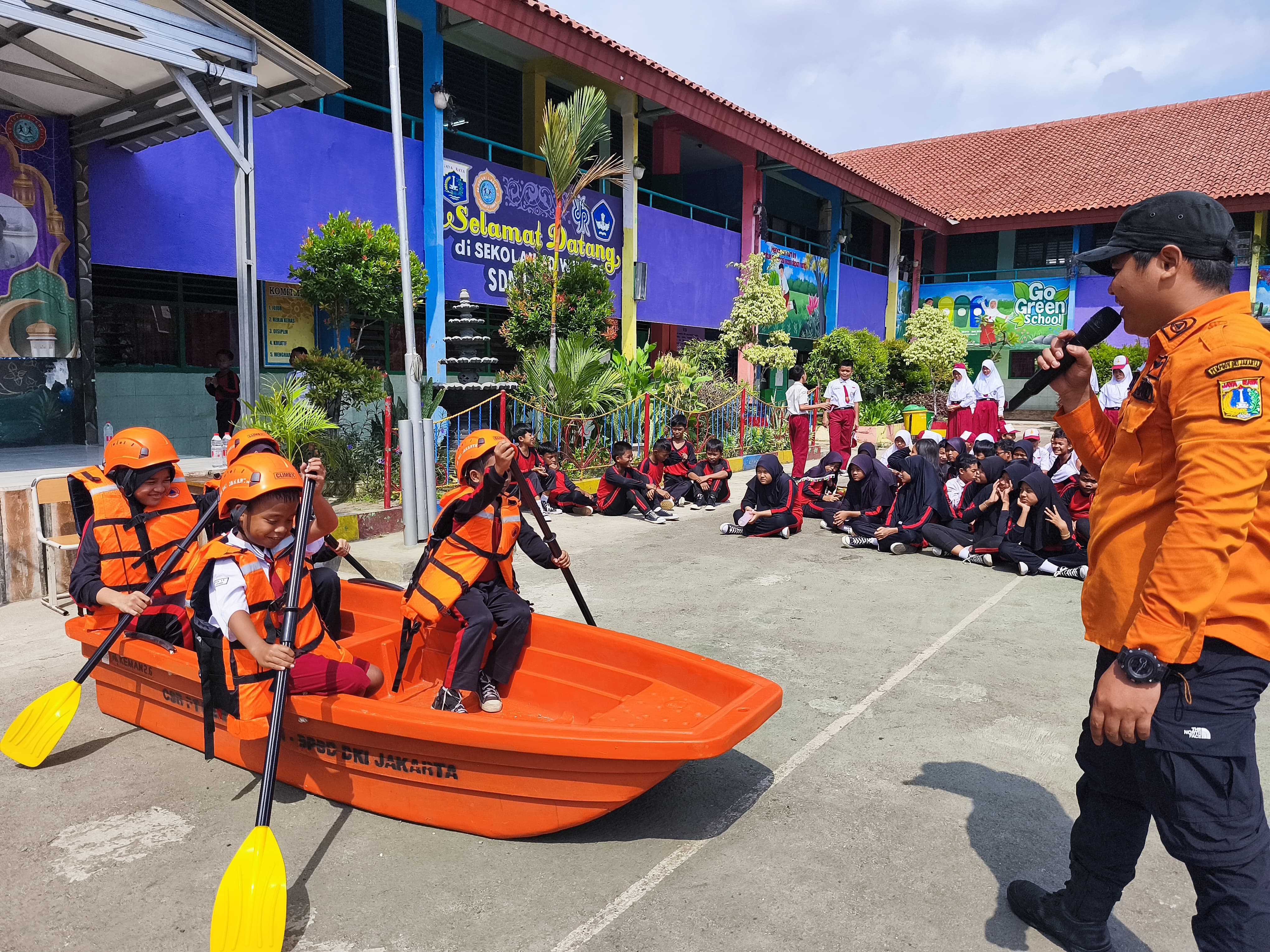 Sosialisasi dan Simulasi Kesiapsiagaan Bencana di SDN LAGOA 11 Jakarta Utara