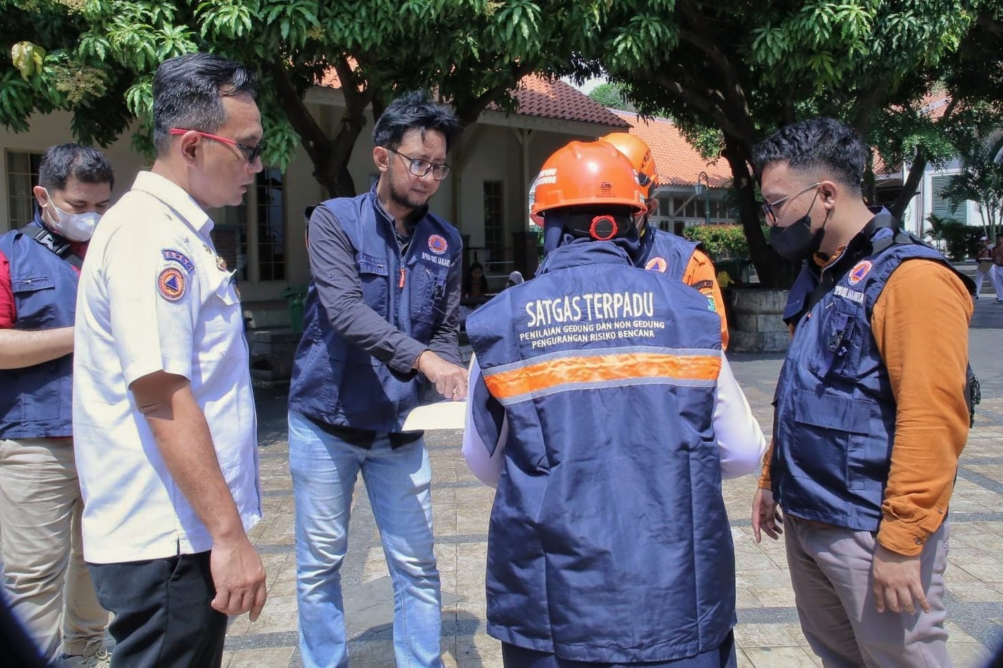 Uji Coba Peralatan Penilaian Kerentanan Gedung di Kawasan Museum Sejarah Jakarta