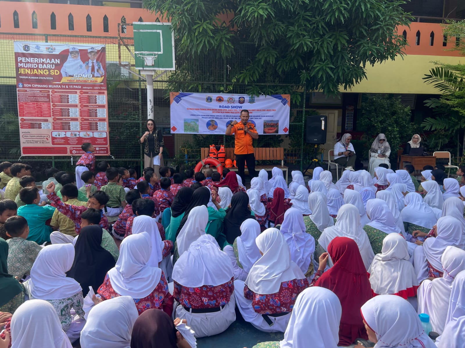 Sosialisasi dan Simulasi Kesiapsiagaan Bencana di SDN Cipinang Muara 14, 15 Pagi dan SDN Cipinang Cempedak 09 Pagi
