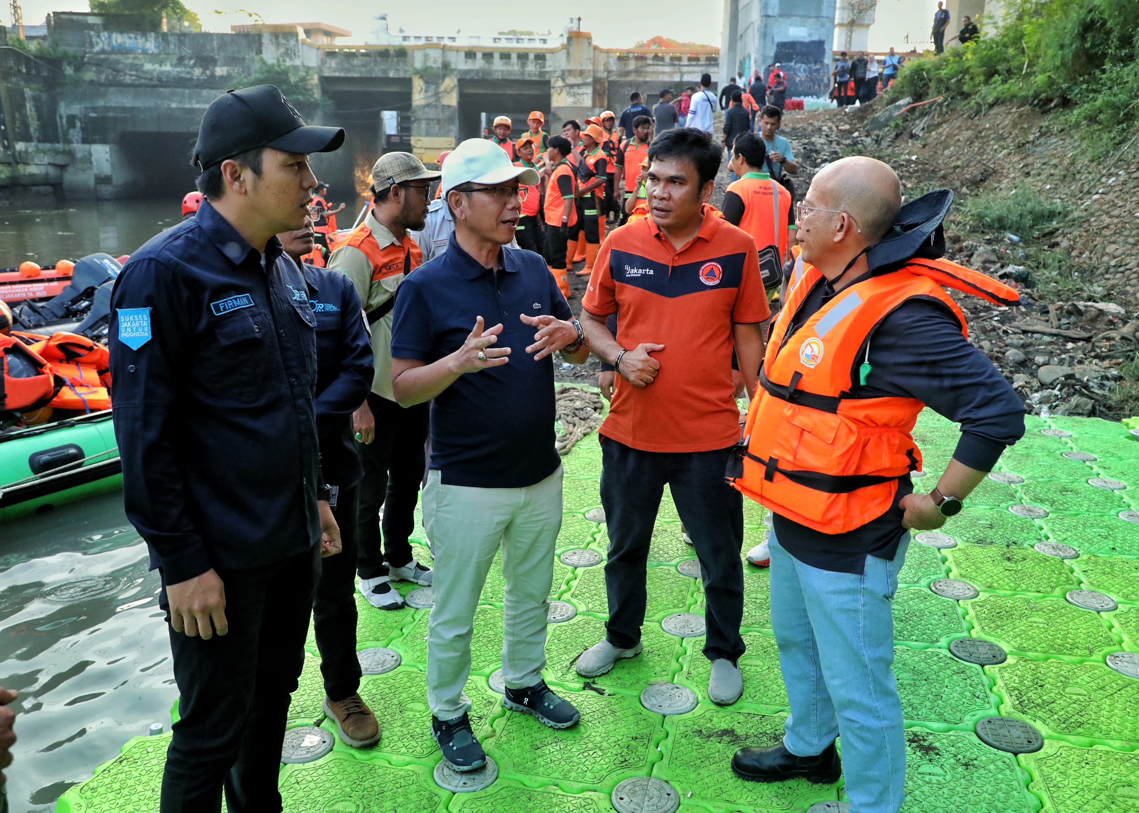 Mendampingi Pemerintah Provinsi (Pemprov) DKI Jakarta dalam Telusur Kali Ciliwung