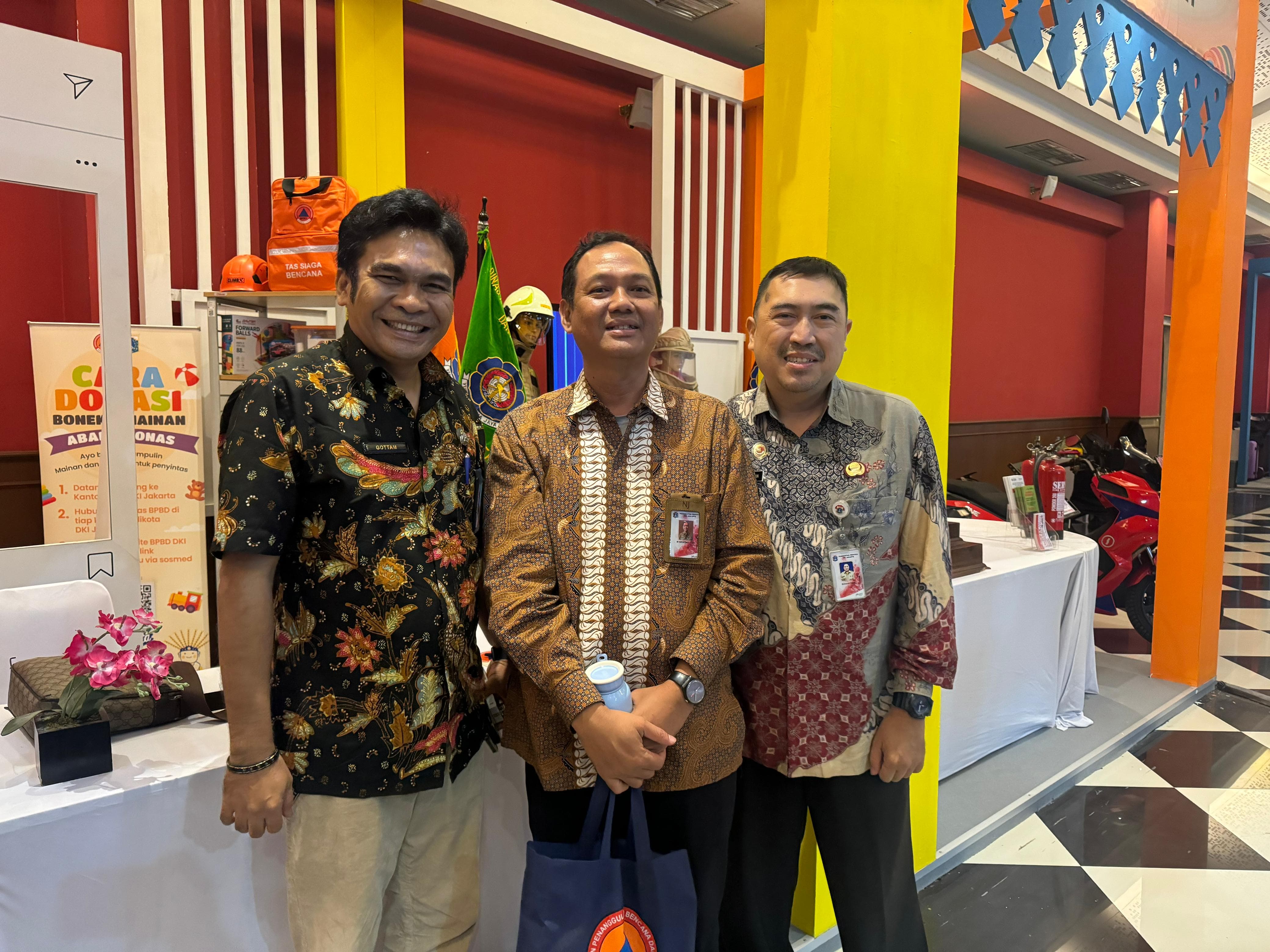 Kunjungan Booth BPBD DKI Jakarta dalam event Jakarta Fair 2025