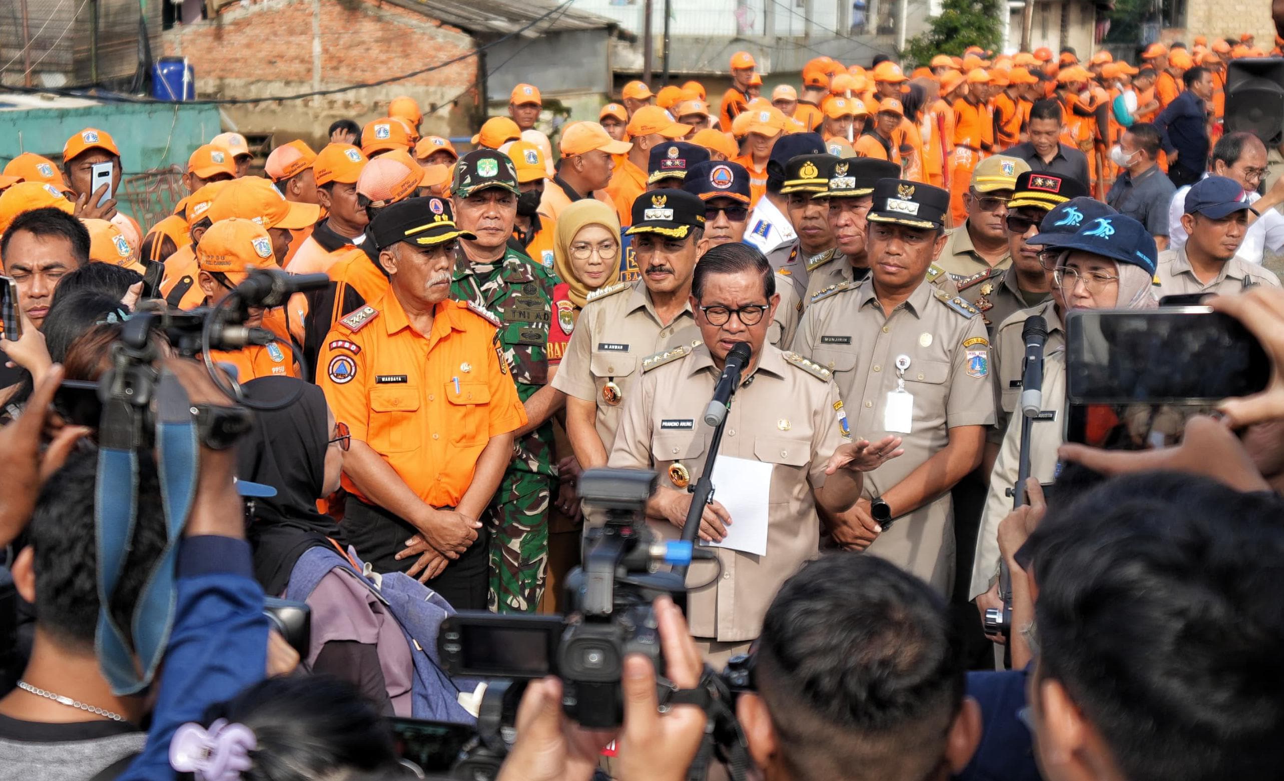 Pemerintah Provinsi DKI Jakarta Terus Memperkuat Kesiapsiagaan Menghadapi Potensi Bencana dengan Menggelar Apel Siaga