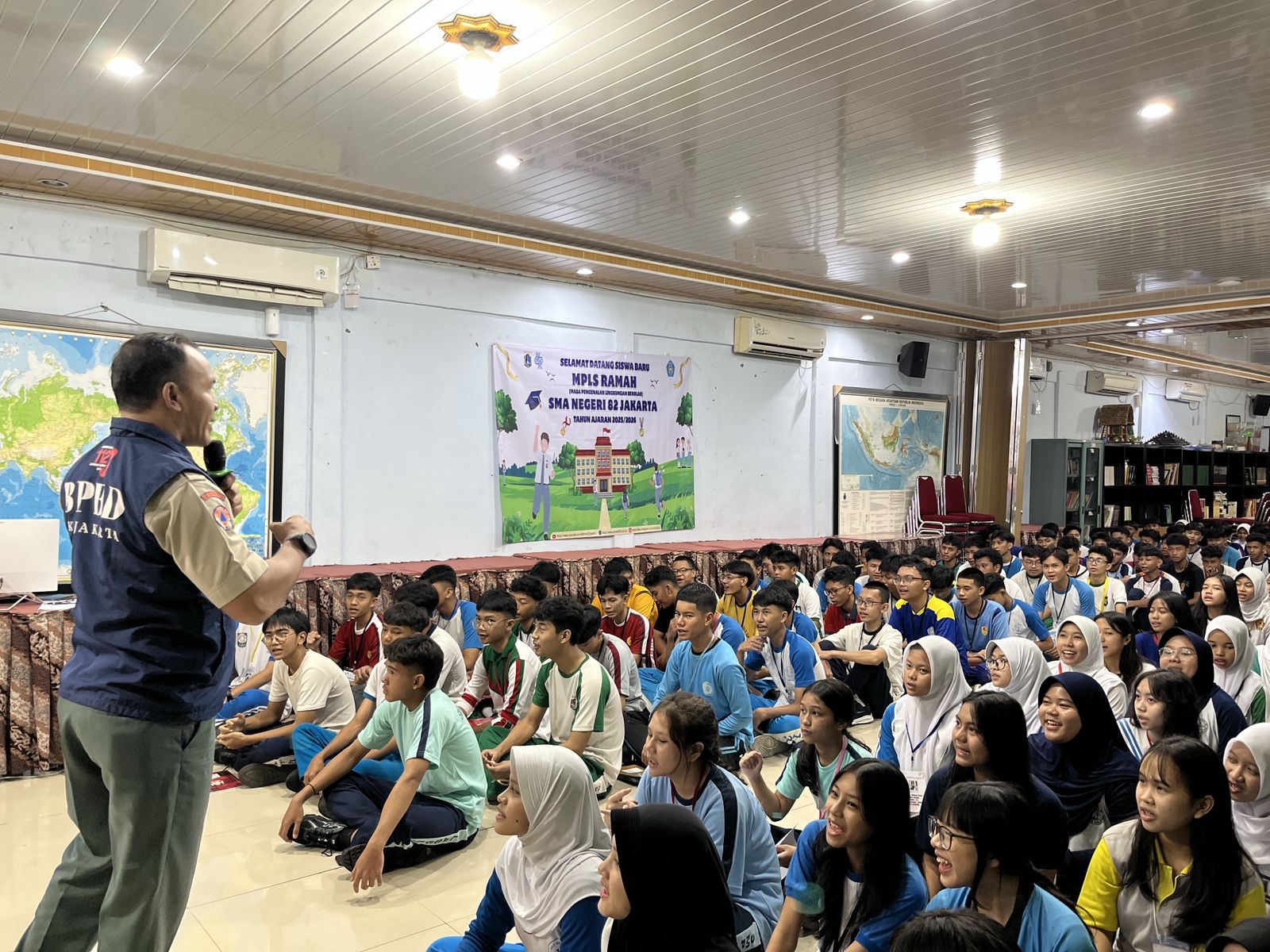 Sosialisasi dan Simulasi Kesiapsiagaan Bencana dalam Masa Pengenalan Lingkungan Sekolah (MPLS) di SMAN 82 Jakarta