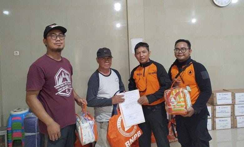 Pendistribusian Bantuan Logistik Bagi Penyintas Kebakaran