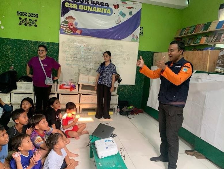 Menghadiri Penutupan Program Pengabdian Kepada Masyarakat