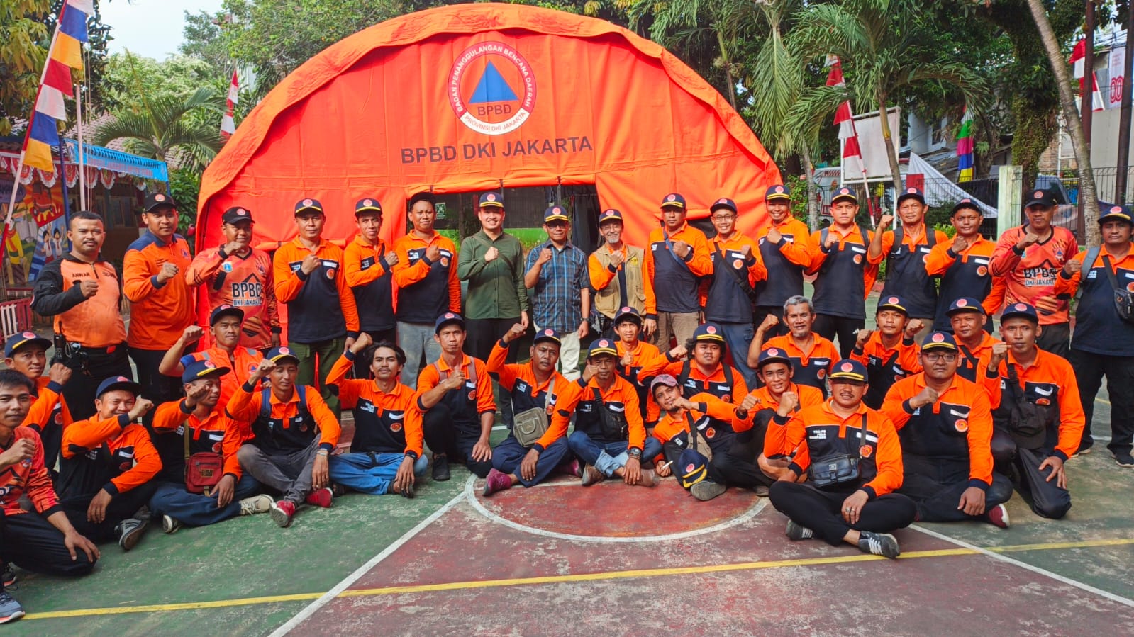 Pelatihan Pemasangan Tenda Pengungsi