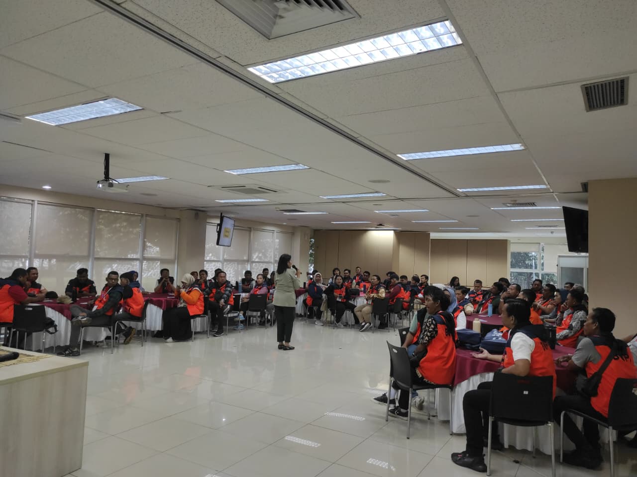 Pembinaan Masyarakat dan Aparatur Sipil Negara Di Lingkungan Kelurahan Tangguh Bencana