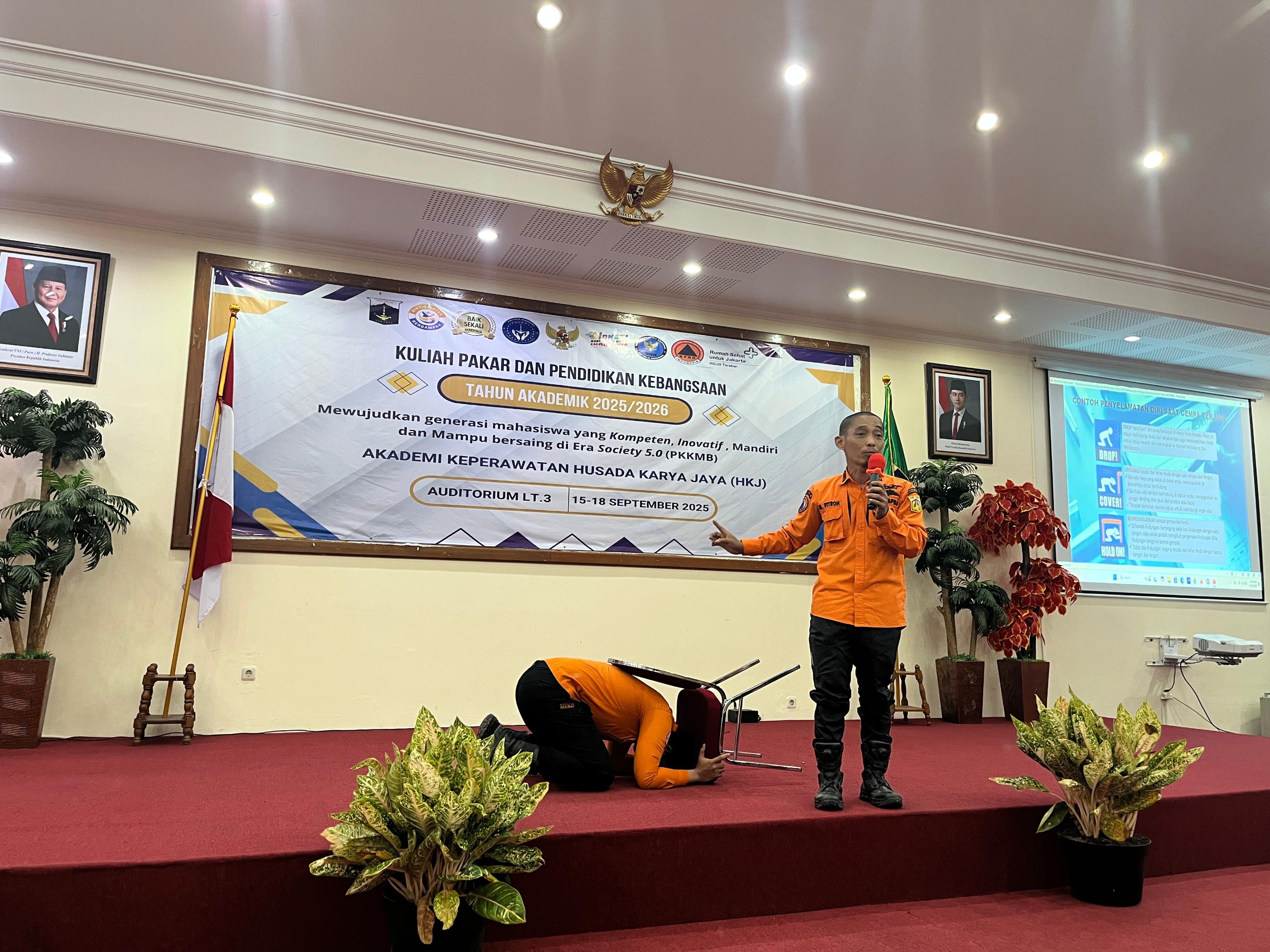 Sosialisasi dan Simulasi Penanggulangan Bencana di Akademi Keperawatan Husada Karya Jakarta (HKJ)