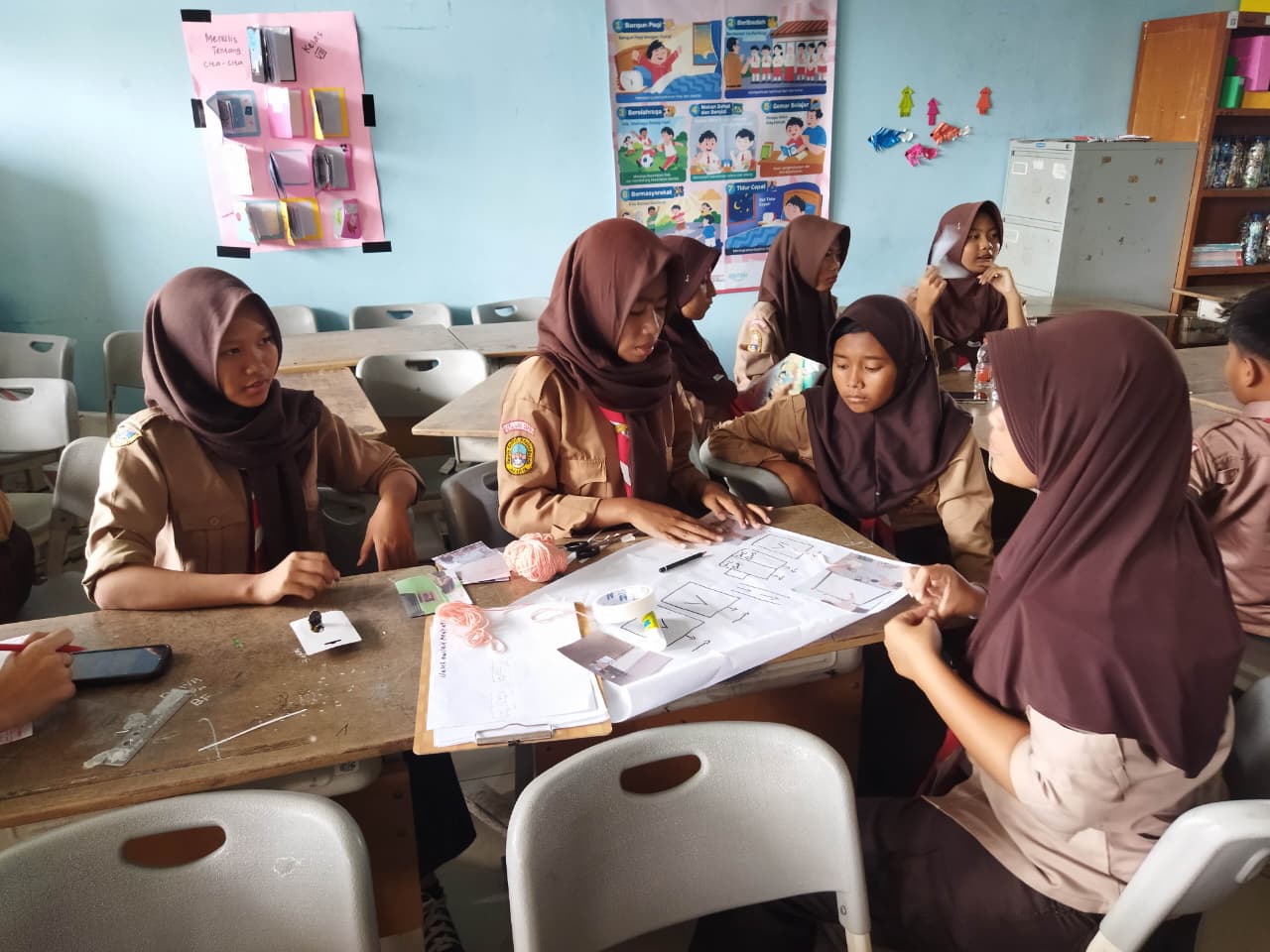 Sosialisasi dan Simulasi Kesiapsiagaan Menghadapi Bencana Gempa Bumi Dalam Rangka Satuan Pendidikan Aman Bencana (SPAB)