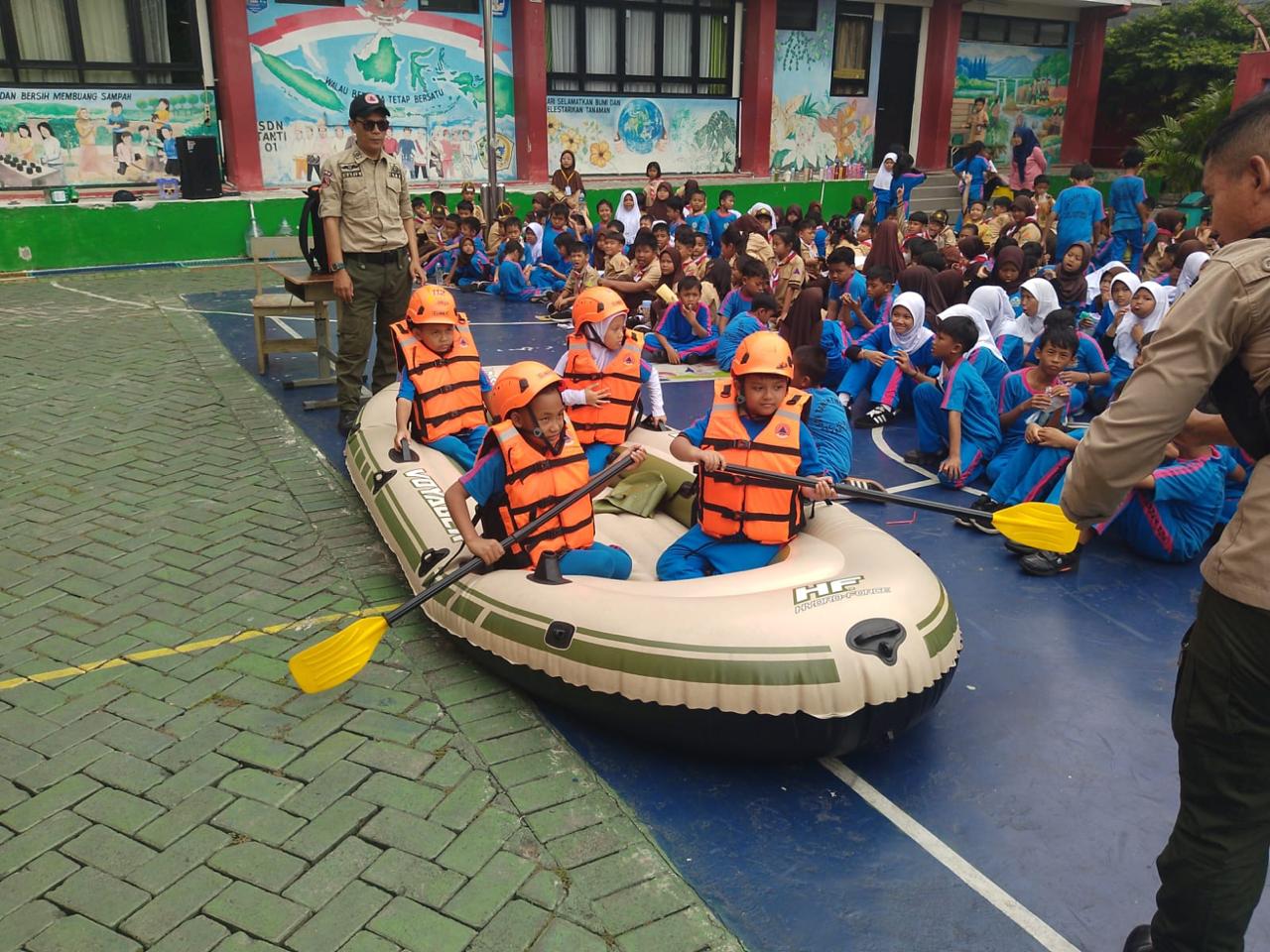 Sosialisasi dan Simulasi Kesiapsiagaan Menghadapi Bencana Gempa Bumi