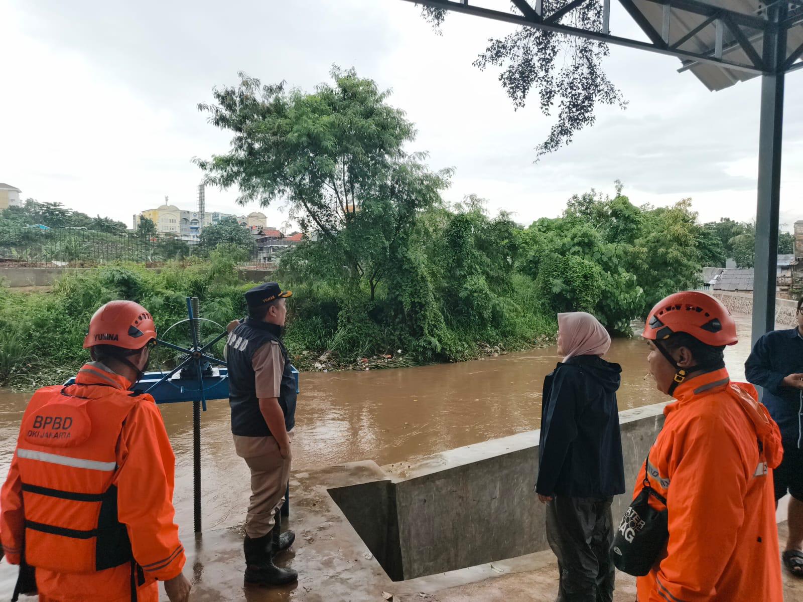 pengecekan langsung terhadap DWS (Sistem Peringatan Bencana) di Kelurahan Cilandak Timur, Jakarta Selatan.