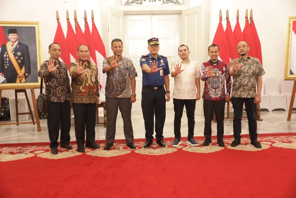 Mendampingi Asisten Pemerintahan dalam Menerima Kunjungan Wali Kota Lhokseumawe
