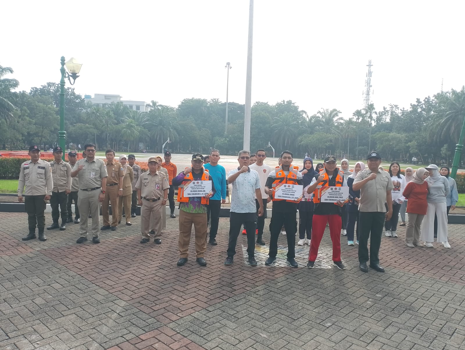BPBD DKI Jakarta Wilayah Jakarta Timur Mendistribusikan Sarana Prasarana Kebencanaan