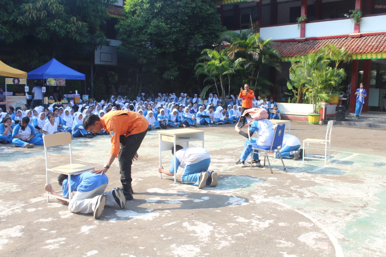 Sosialisasi, Edukasi dan Simulasi Kesiapsiagaan Menghadapi Bencana