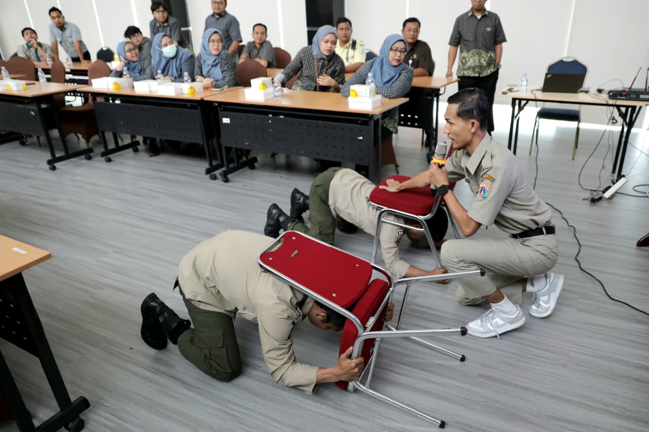 Sosialisasi, Edukasi dan Simulasi Kesiapsiagaan Menghadapi Bencana