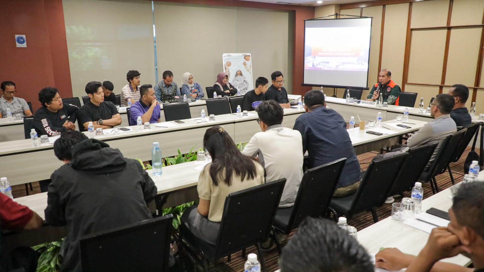 Menjadi Narasumber dalam Pelatihan Keselamatan Objek Wisata