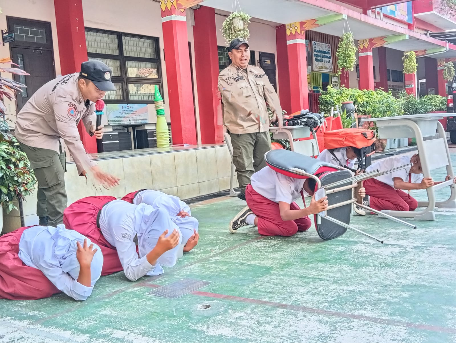 Sosialisasi, Edukasi & Simulasi Kesiapsiagaan Mengahdapi Bencana