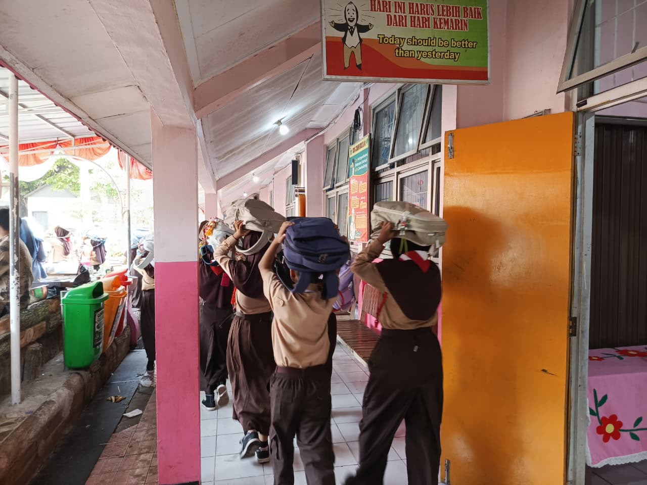 Sosialisasi dan Simulasi Kesiapsiagaan Menghadapi Bencana