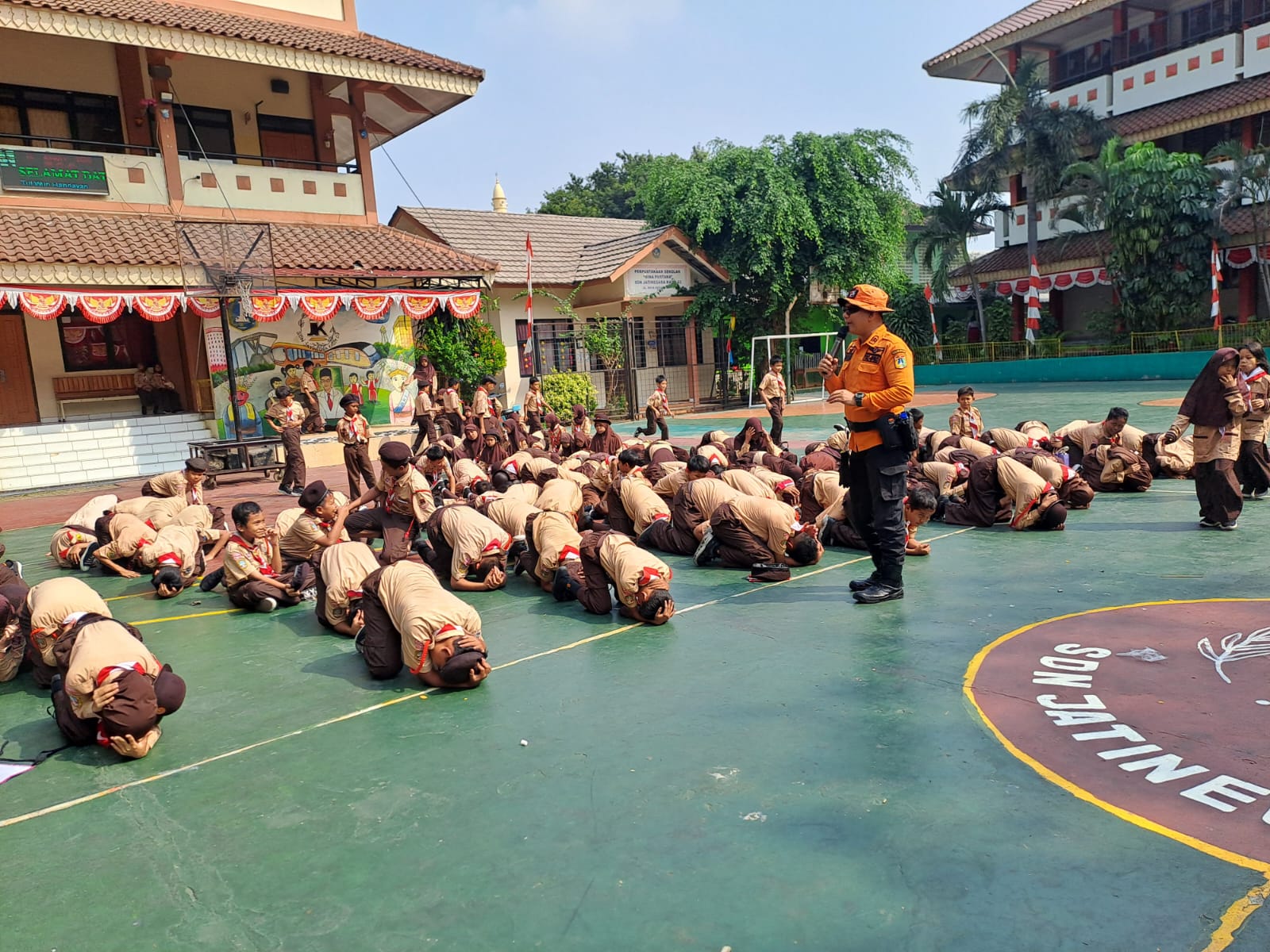 Sosialisasi Edukasi Simulasi Kesiapsiagaan Menghadapi Bencana