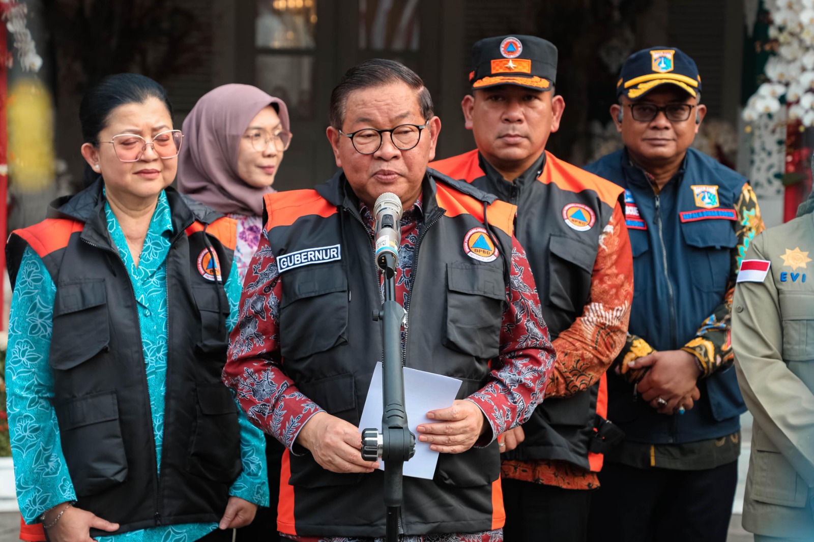 Pemerintah Provinsi DKI Jakarta Melepas Bantuan Logistik Bagi Masyarakat Terdampak Gempa Bumi Nusa Tenggara Timur (NTT)