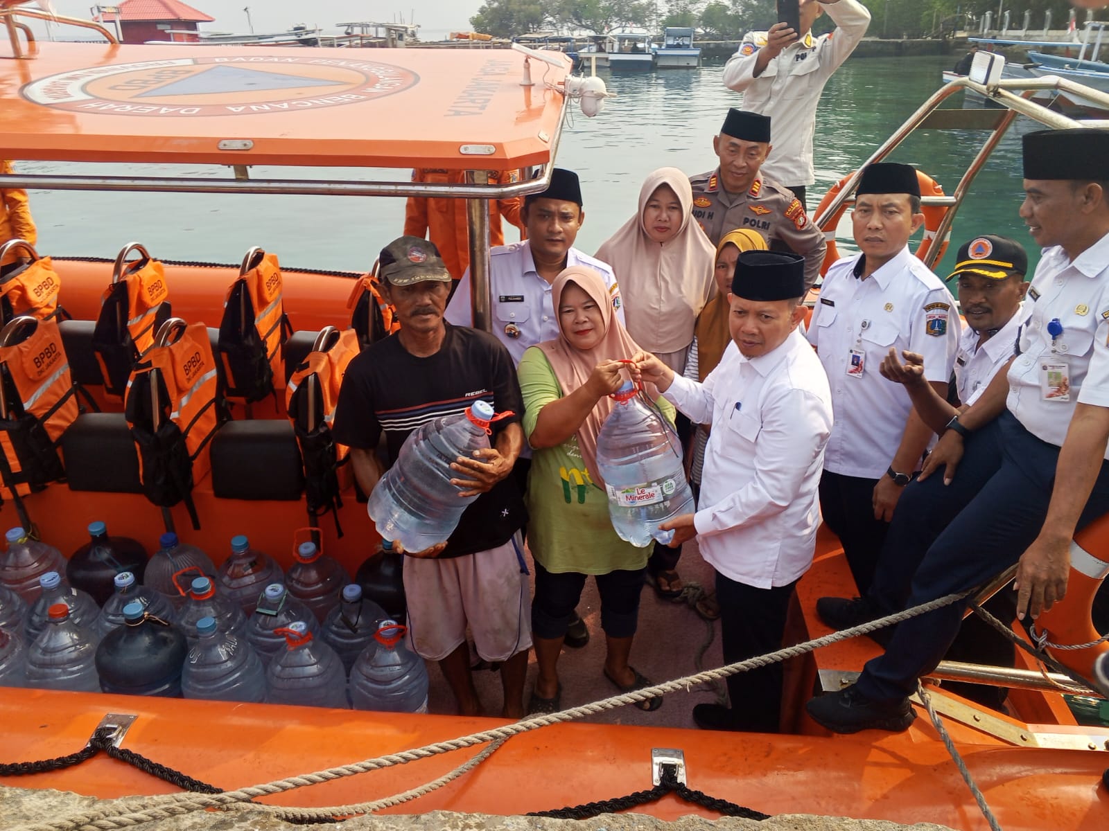 Pendistribusian Air Bersih kepada Masyarakat di Kelurahan Pulau Panggang